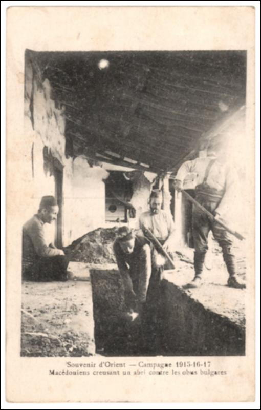 Souvenir d' Orient, campagne 1915-16-17 : macedoniens creusant un abri contre des obus bulgares [Γραφικά]