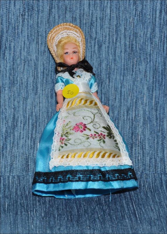 French doll : Helvetia [Κούκλα]