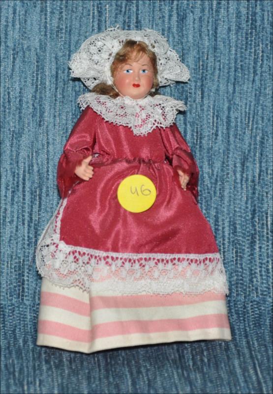 Folklorique doll plateau d' Ardennes [Κούκλα]