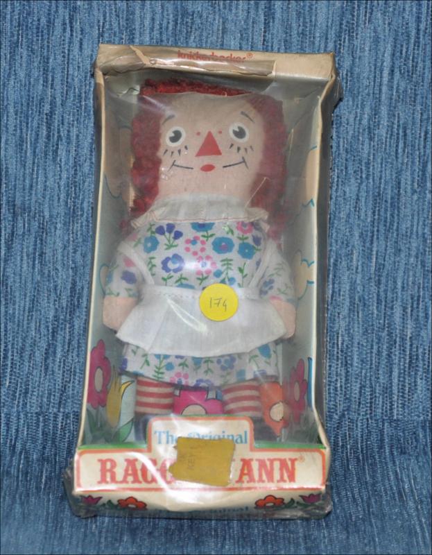 Raggedy Ann : America's folk doll - mini doll [Κούκλα]