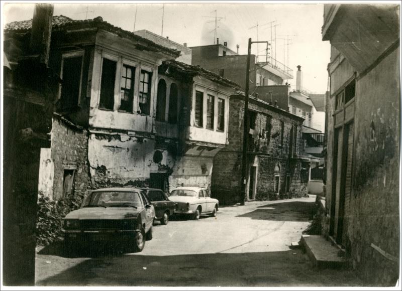 Παραδοσιακή αρχιτεκτονική στην οδό Μιαούλη [Φωτογραφία]