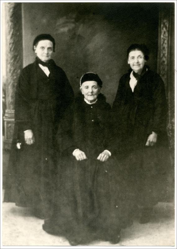 Ηλικιωμένες Βεροιώτισες το 1927 [Φωτογραφία]