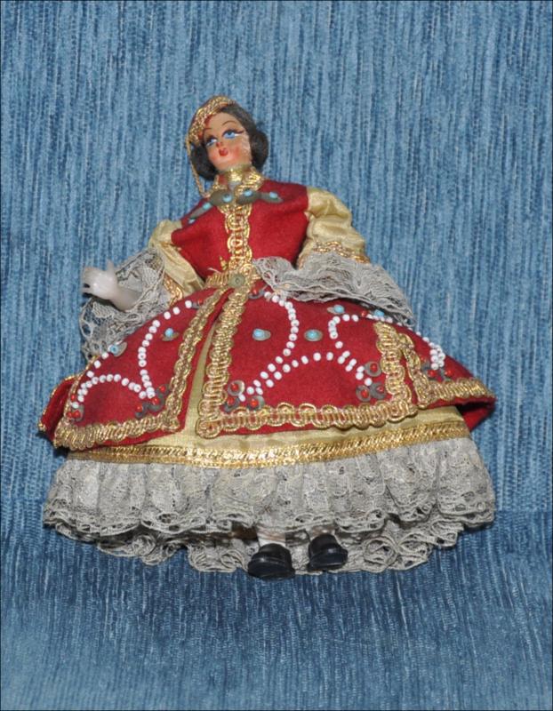 Greek traditional outfit Amalias' type [Κούκλα]
