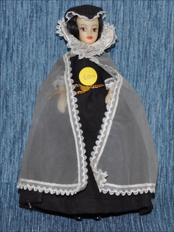 Mary Queen of Scots national costume doll [Κούκλα]
