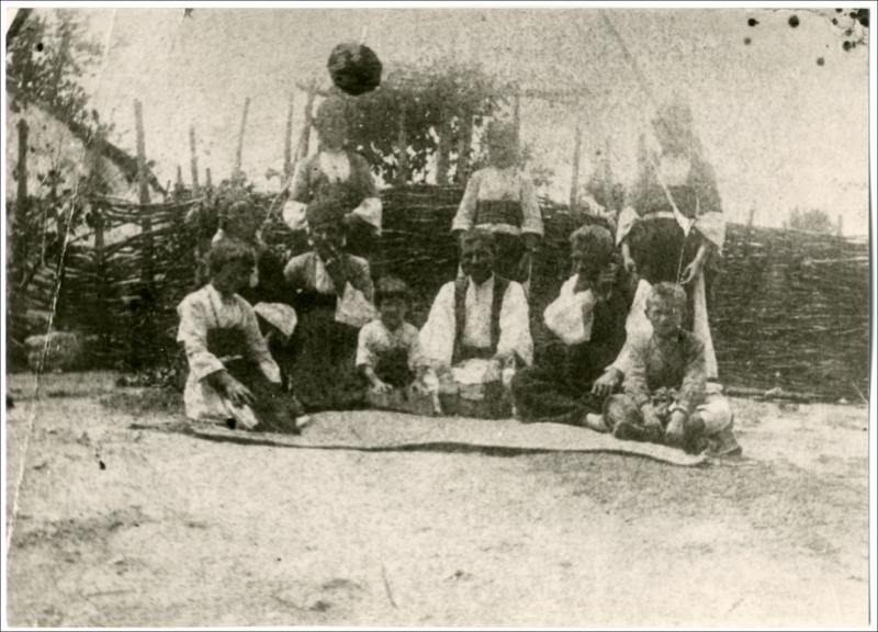 Οικογένεια στο Ρουμλούκι [Φωτογραφία]