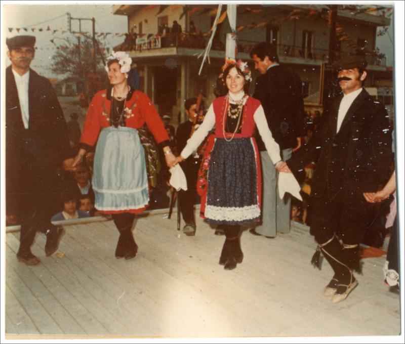 Παραδοσιακές φορεσιές από το χωριό Συκιά Ημαθίας [Φωτογραφία]