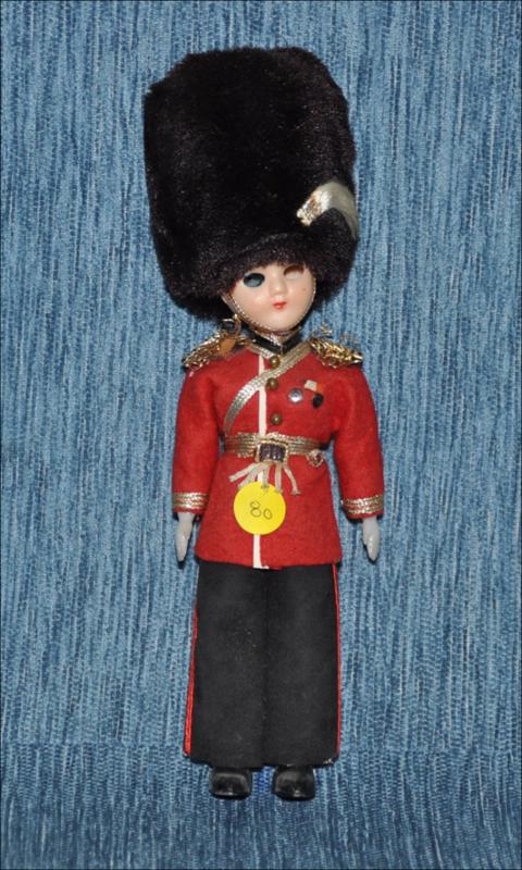 Vintage 1980s Welsh Guard Doll Blinking Eyes [Κούκλα]