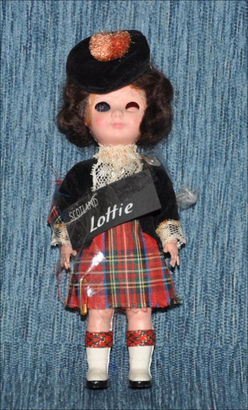 Scottish doll with original costume called Lottie [Κούκλα]