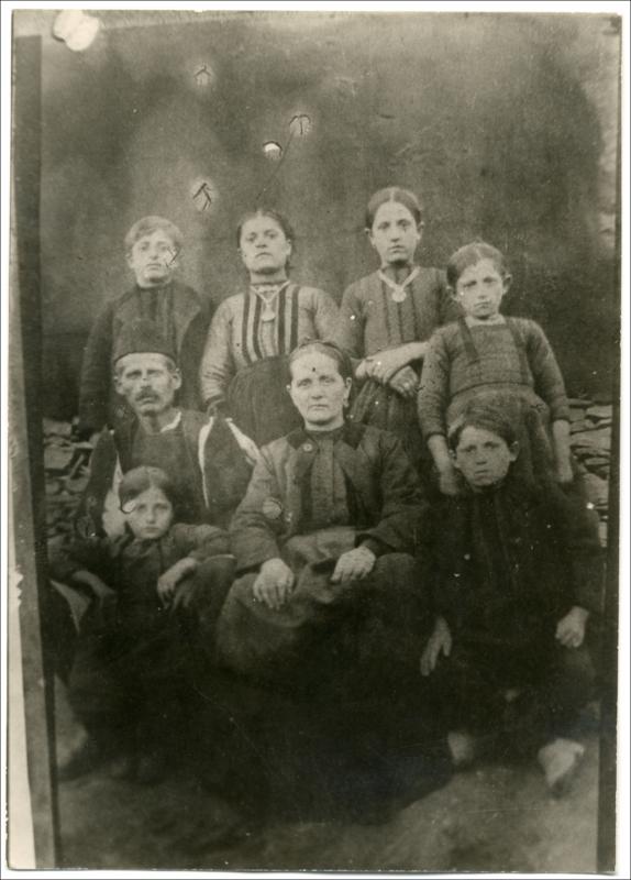 Οικογένεια Βλάχων στη Βέροια [Φωτογραφία]