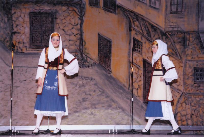 Παρουσίαση παραδοσιακών φορεσιών: Γυναικείες παραδοσιακές φορεσιές Δρόπολης