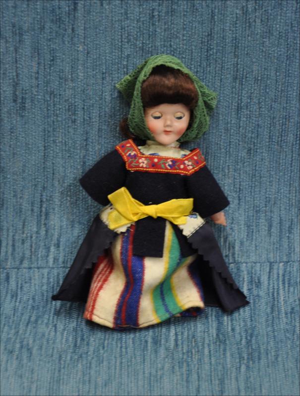 French folk doll [Κούκλα]