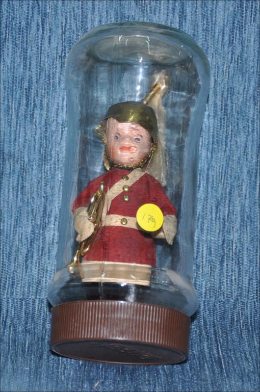 Canadian trumpeter doll [Κούκλα]