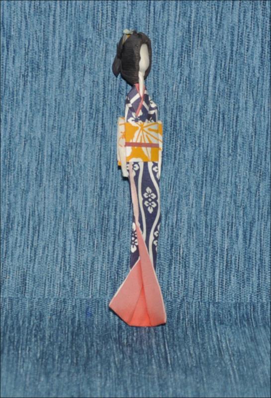 Origami paper doll [Κούκλα]