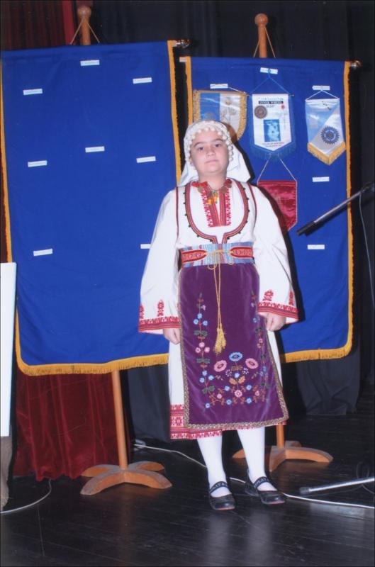 Παραδοσιακή γυναικεία φορεσιά Αράχωβας Βοιωτίας