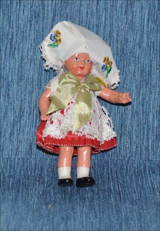 German folk doll [Κούκλα]