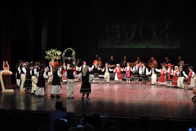 Παράσταση: Μη ζωήν μετ΄ αμουσίας