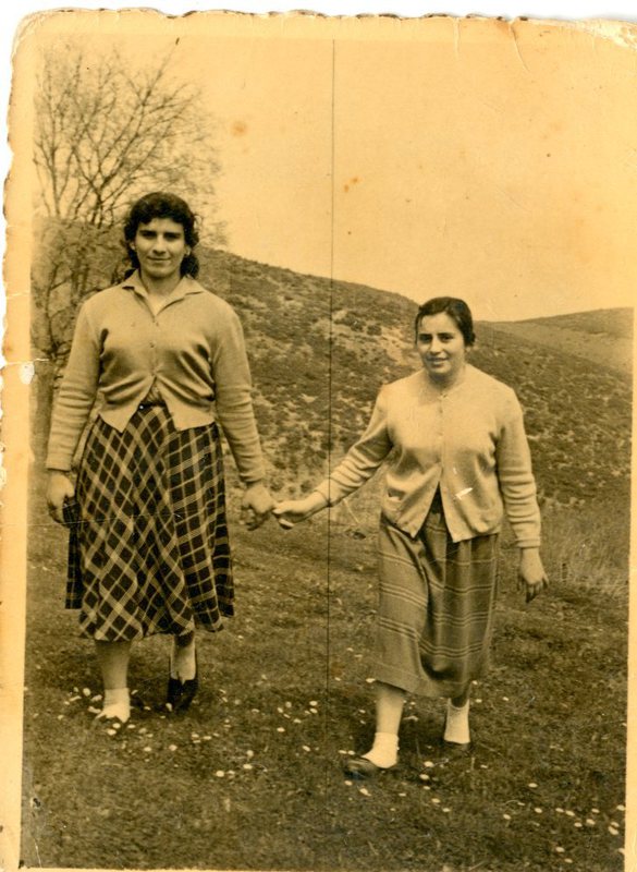 Βόλτα στην εξοχή με μια φίλη