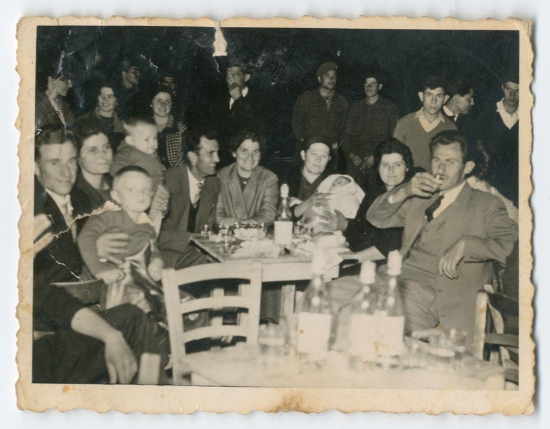 Γλέντι σε πανηγύρι του χωριού Μέση