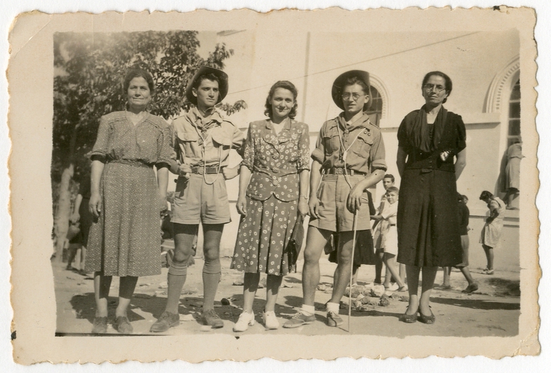 Πρόσκοποι με τις μητέρες τους