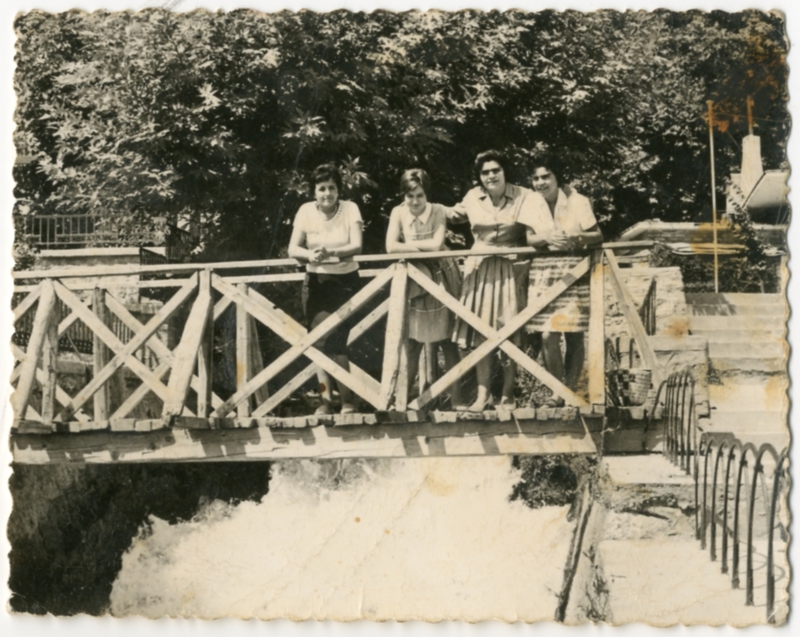 Στο πάρκο των καταρρακτών στην ΄Εδεσσα 1957