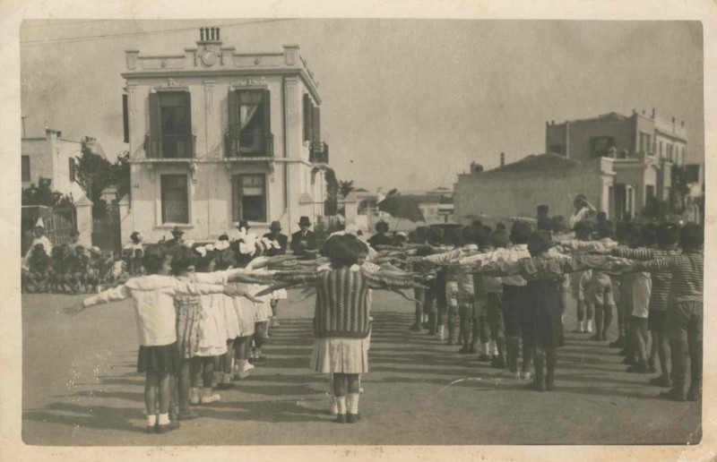 Γυμναστικές επιδείξεις στο Δημοτικό Σχολείο Δελασάλ στη Θεσσαλονίκη