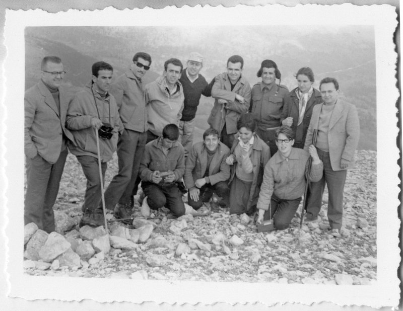 Μελη Ορειβατικού Ομίλου Βέροιας στην περιοχή Αράπη, Καστανιά