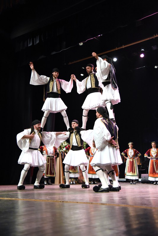 Παράσταση : Μη ζωήν μετ΄ αμουσίας