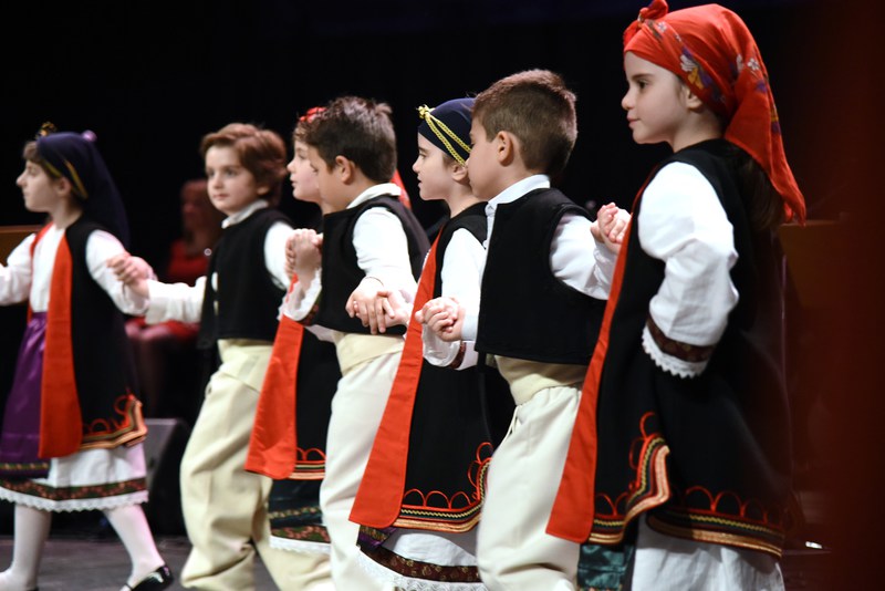 Παράσταση : Μη ζωήν μετ΄ αμουσίας
