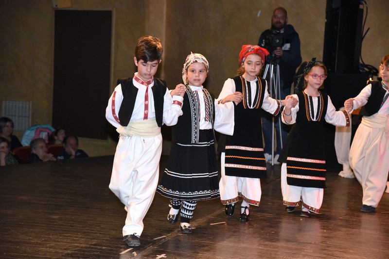 Παράσταση : Μη ζωήν μετ΄ αμουσίας