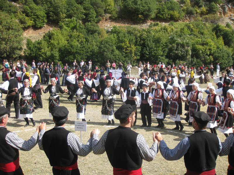 Χορευτικά συγκροτήματα στο Μπούρινο Κοζάνης