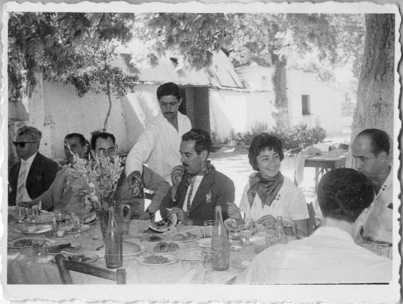 Μέλη Τουριστικού Ομίλου στην Εληά για φαγητό
