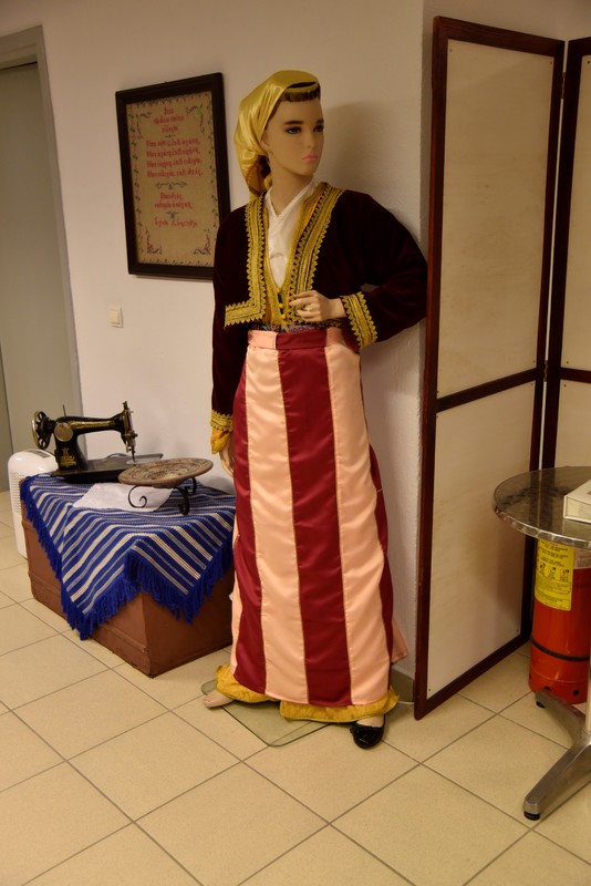 Γυναικεία ποντιακή ενδυμασία