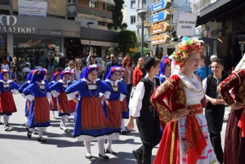 Παρέλαση χορευτών της 