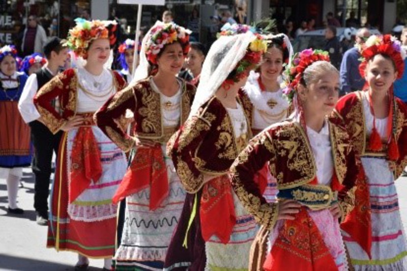 Παρέλαση χορευτών της 