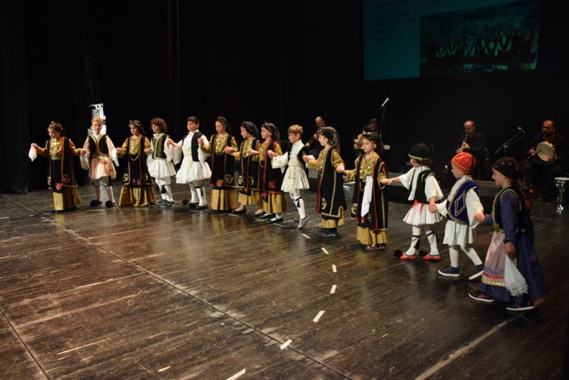 Φορεσιές και χοροί Ηπείρου από τον Πολιτιστικό  Σύλλογο Γρεβενών 