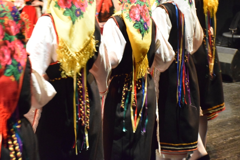 Λύκειο Ελληνίδων Ορεστιάδος με φορεσιές Μεταξάδων Θράκης