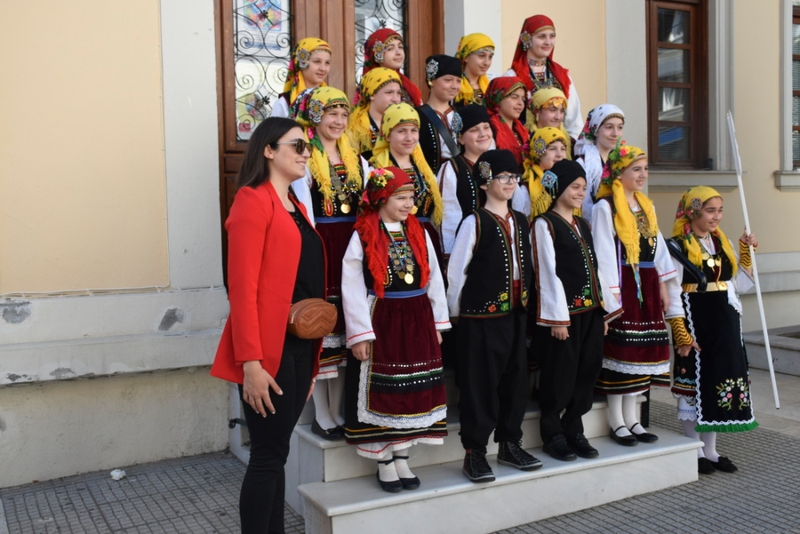 Λύκειο Ελληνίδων Ορεστιάδος με φορεσιές από τη Θράκη