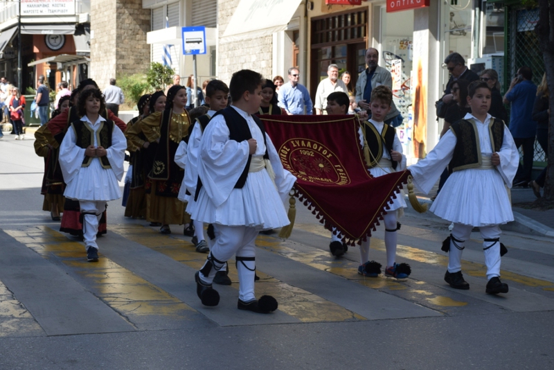 Φορεσιές και χοροί Ηπείρου από τον Πολιτιστικό  Σύλλογο Γρεβενών 