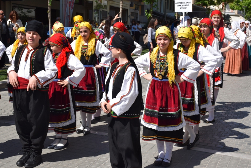 Χορευτές του Λυκείου Ελληνίδων Ορεστιάδος