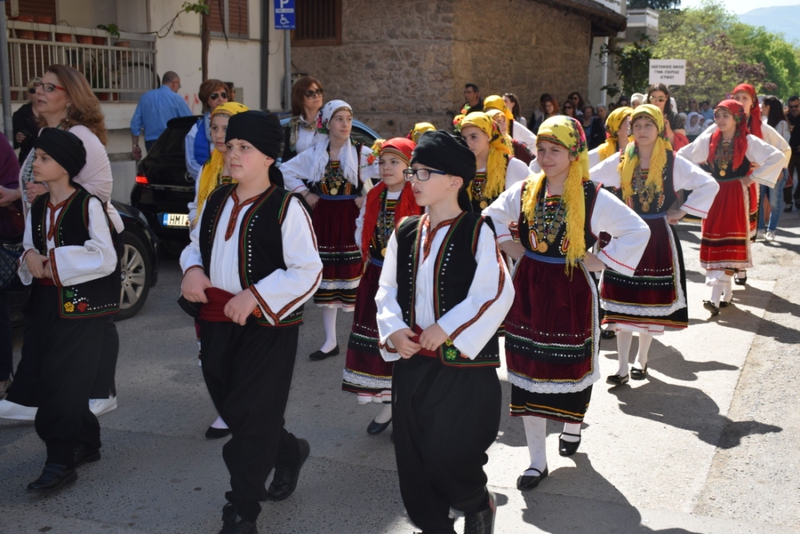 Χορευτές του Λυκείου Ελληνίδων Ορεστιάδος