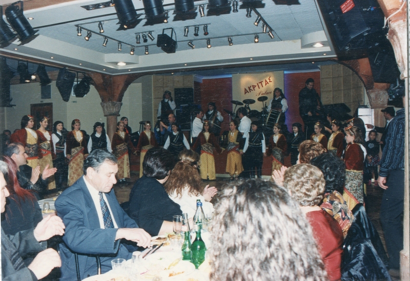 Παιδικό τμήμα της Ευξείνου Λέσχης Βέροιας στο ποντιακό κέντρο 
